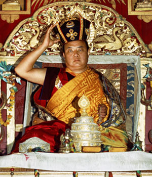 XVI Karmapa Juodosios karūnos ceremonijos metu
